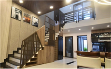 Tấm ốp hÔm plasgo giúp xử lý tường bong tróc, nấm mốc hiệu quả