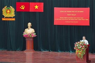 Tập đoàn Hưng Thịnh trao tặng gói trang thiết bị PCCC và cứu nạn, cứu hộ trị giá 22,1 tỉ đồng cho công an TP.HCM 
